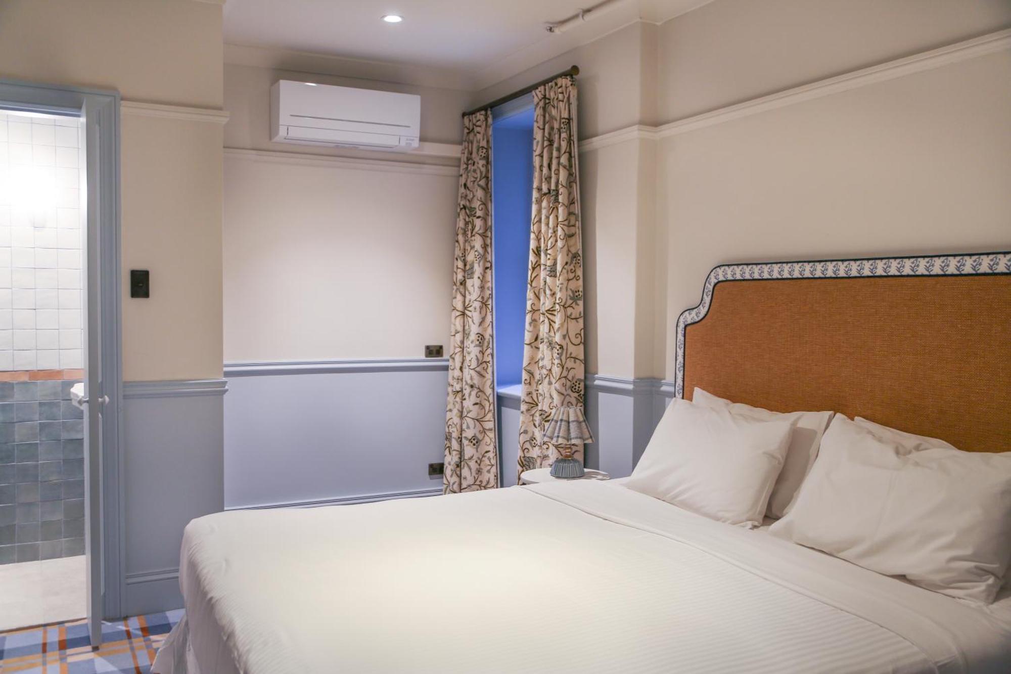 Superior King Suite